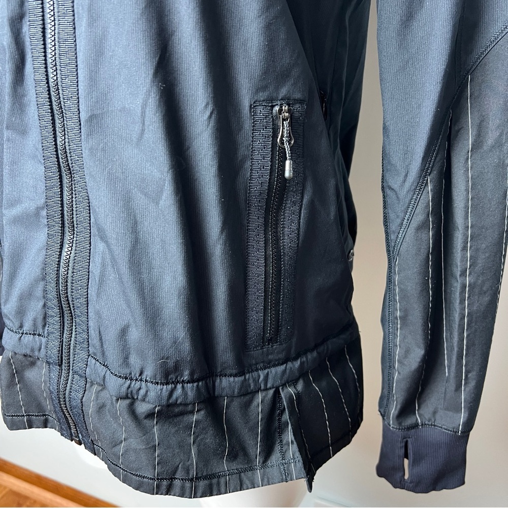 Lululemon Athletica Black Hustle Run Jacket | Removable Hood | Women’s Size 8 - Picture 4 of 15